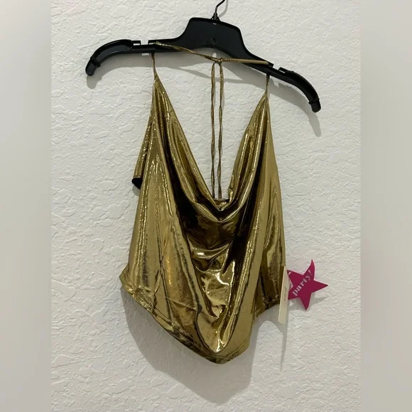 💰PRICE ⬇️ 
 PEACH • Metallic Gold Halter Top • XL - Picture 2 of 9